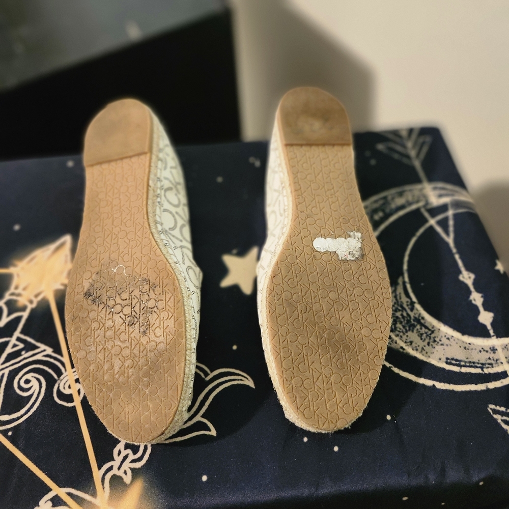 Calvin KleinWomen's Popular Casual Espadrille Slip-On Flat - Picture 2 of 2